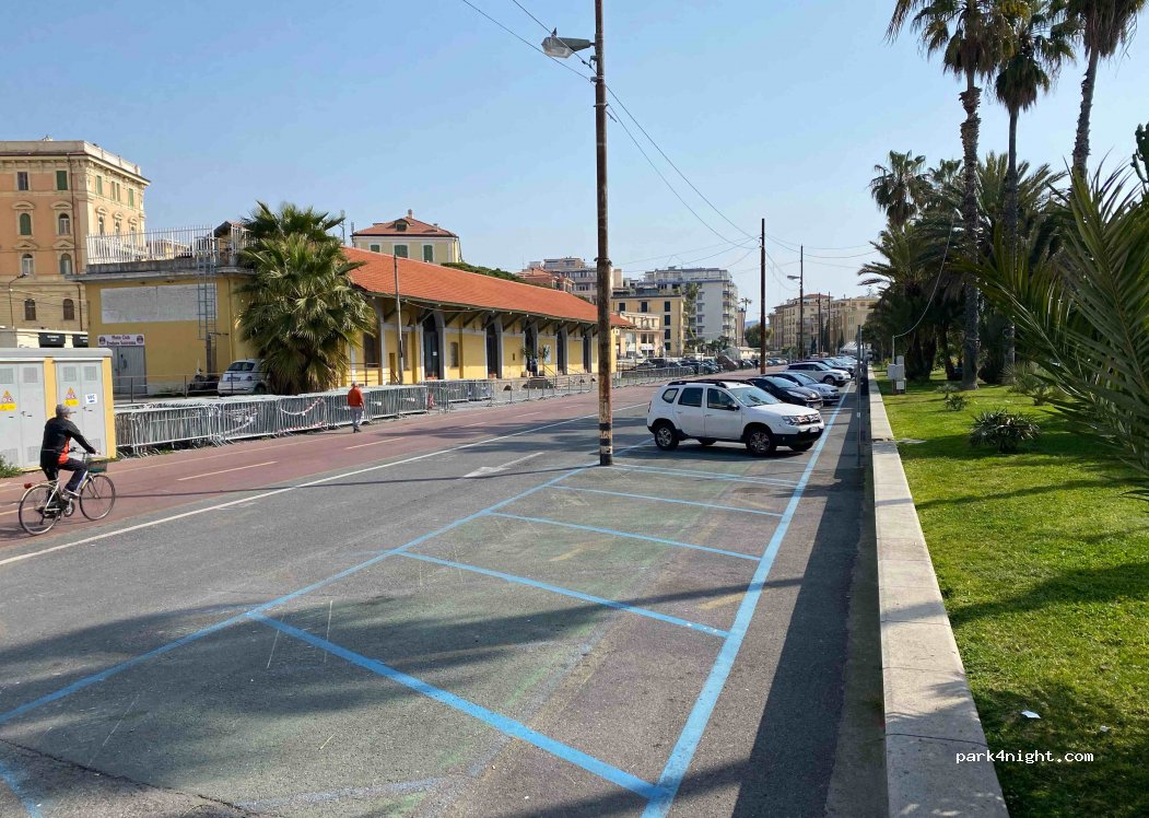 (18038) Sanremo - 21 Piazza Cesare Battisti — foto
