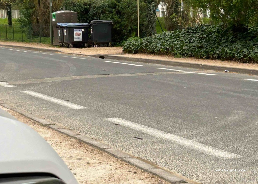 (71000) Mâcon - All. du Parc — foto 3