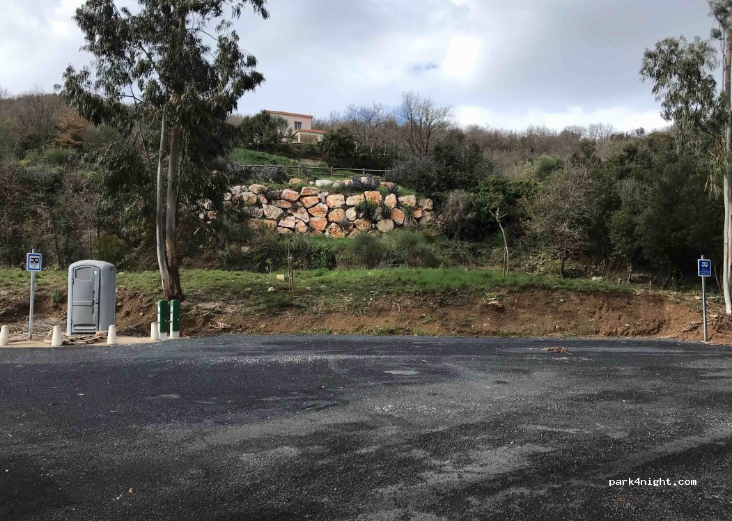 (66730) Feilluns - 1 Place de la Cavé — foto