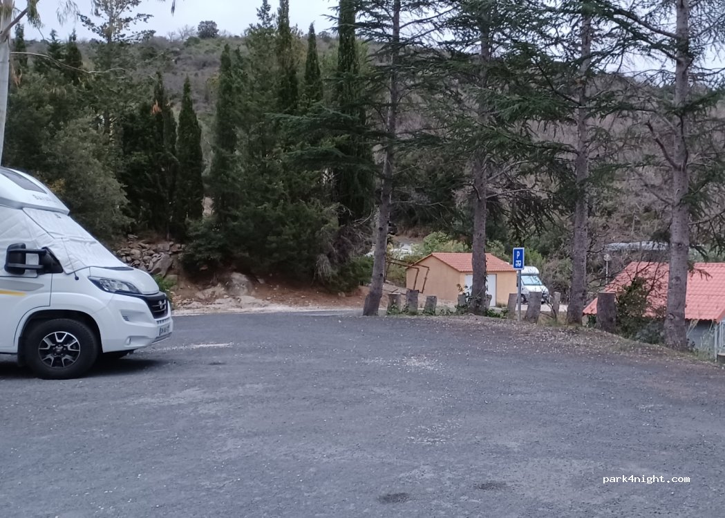 (66730) Feilluns - 1 Place de la Cavé — foto 4