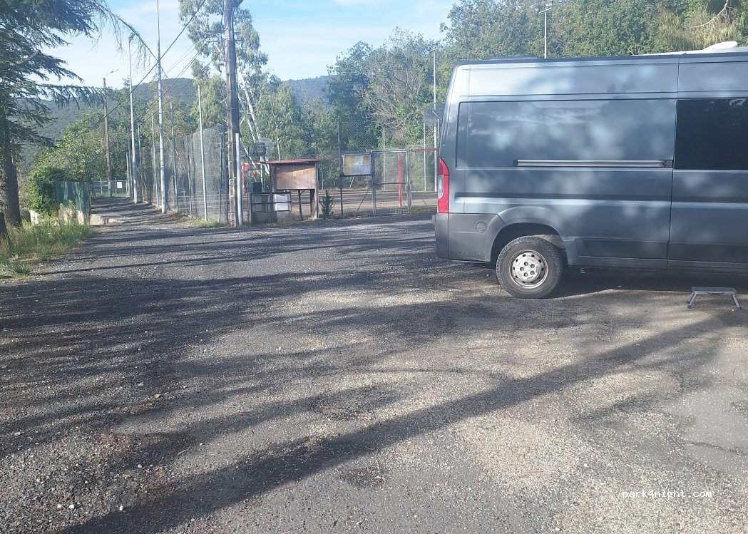 (66730) Feilluns - 1 Place de la Cavé — foto 5