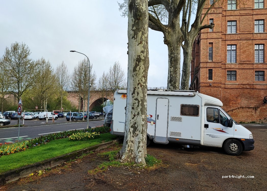 (82000) Montauban - 15 Rue de l'Hôtel de ville — foto