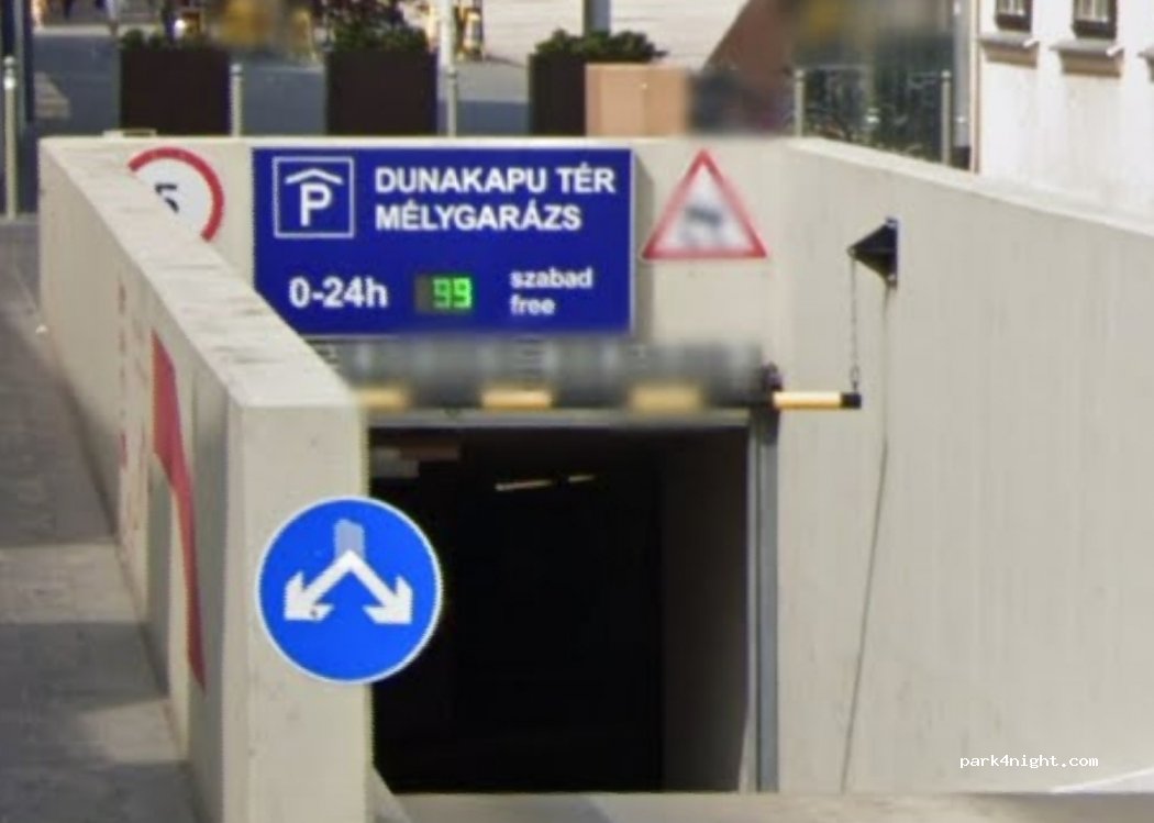 (9022) Győr - 9 Dunakapu tér — foto