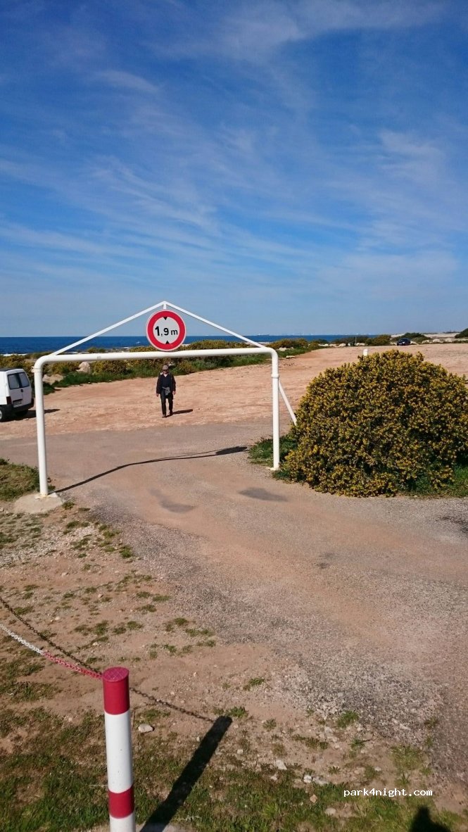 (13500) Martigues - 48 Boulevard du Front de Mer — foto 2