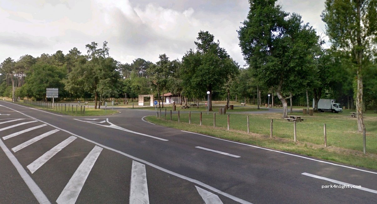 (33840) Captieux - 1 Parc de Rivedieu — foto