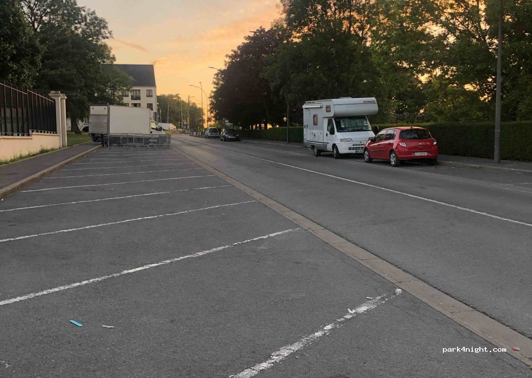 (93410) Vaujours - 2 Avenue de l'Europe — foto 2