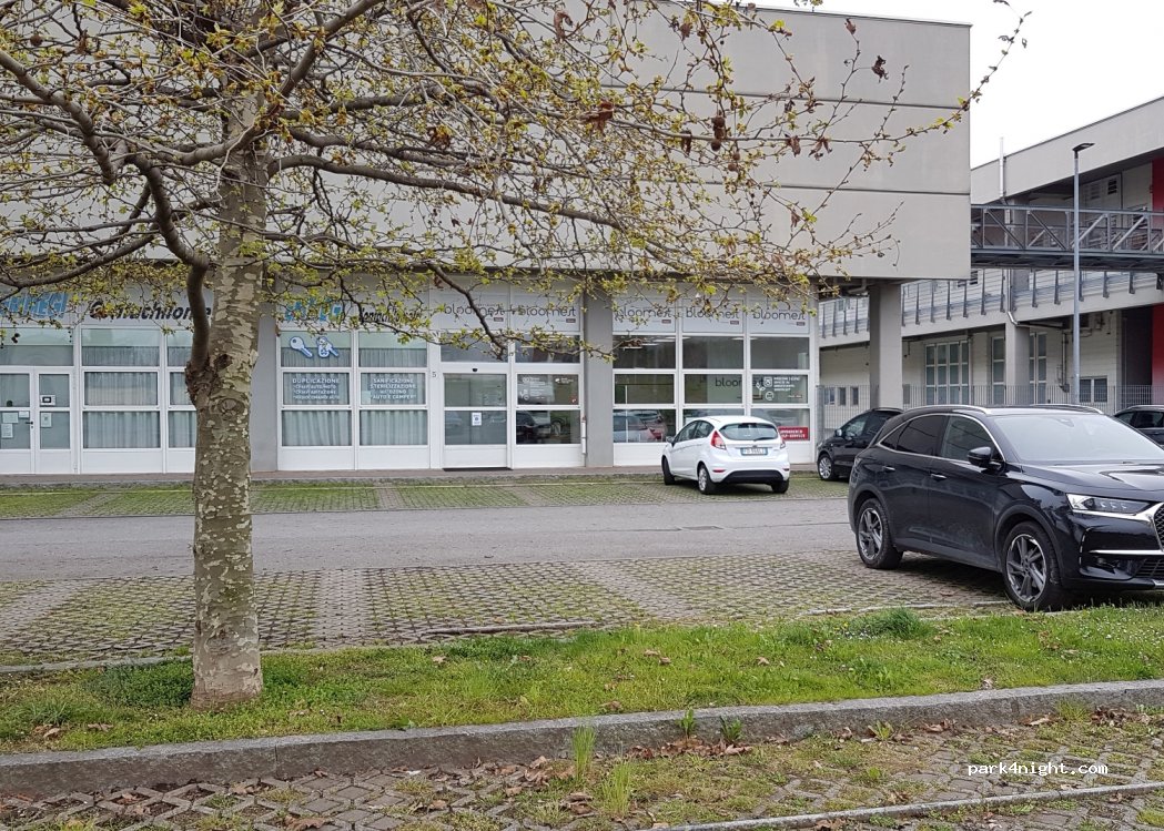 (24050) Bergamo - 5 Via dell' Industria — foto