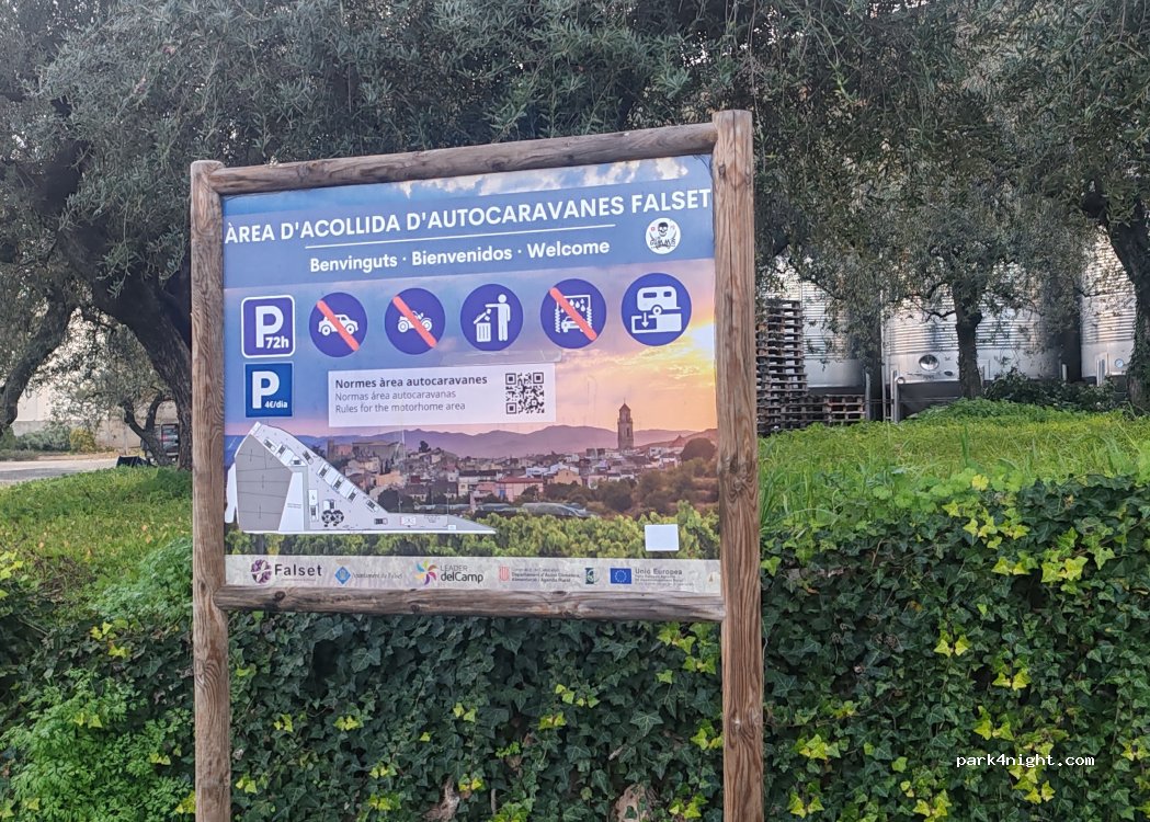 Àrea d'acollida autocaravanes Falset — foto 4