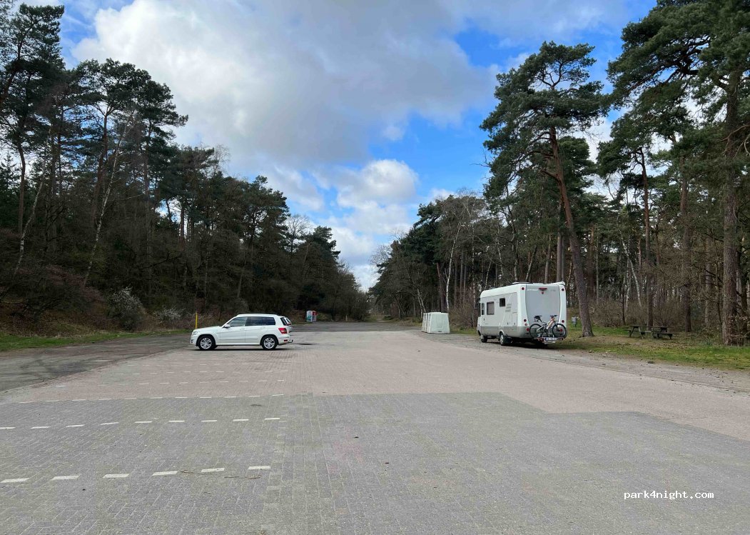 (26209) Hatten - 1 Auvers-le-Hamon-Platz — foto