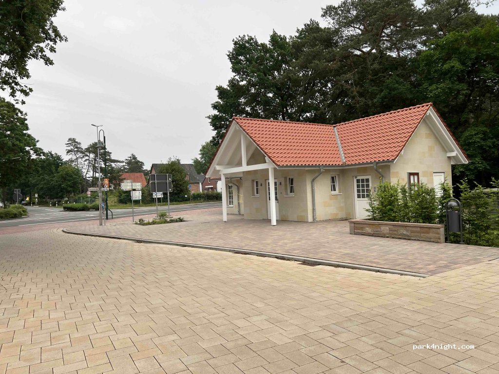 (26209) Hatten - 1 Auvers-le-Hamon-Platz — foto 3