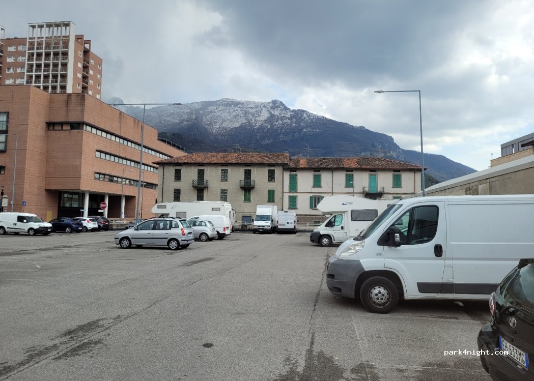 (23900) Lecco - 14 Via Azzeccagarbugli — foto