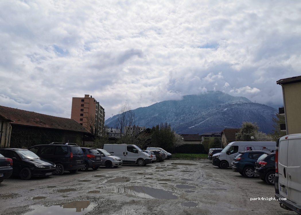 (73200) Albertville - 11 Rue Suarez — foto