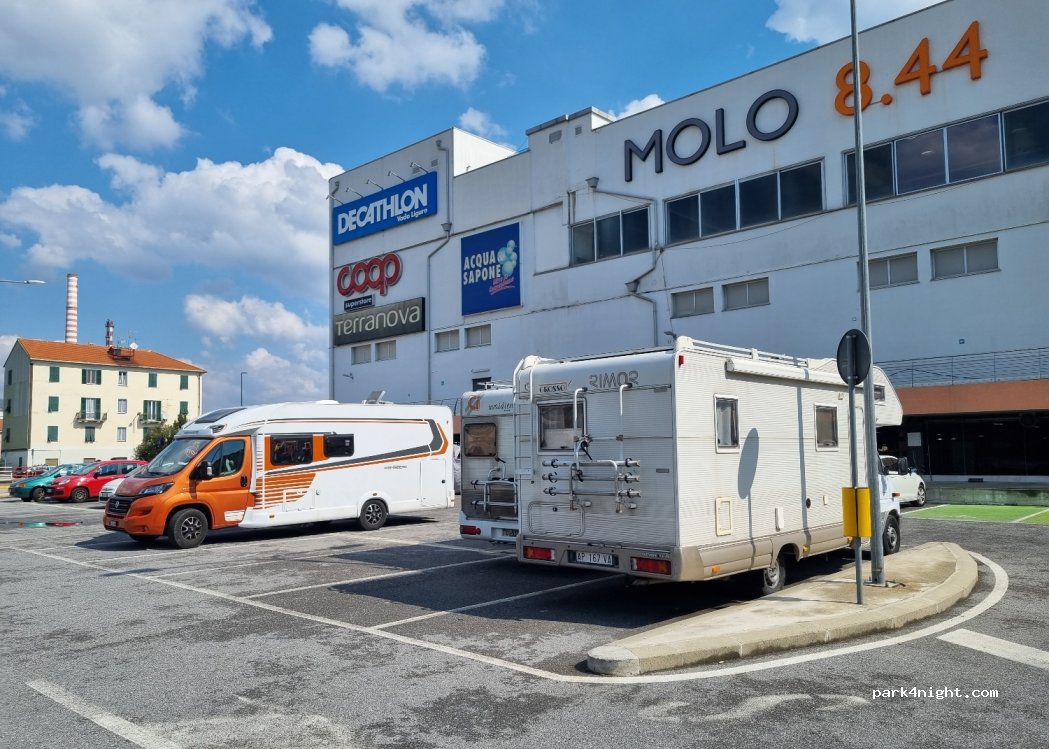 (17047) Vado Ligure - Via Trieste — foto