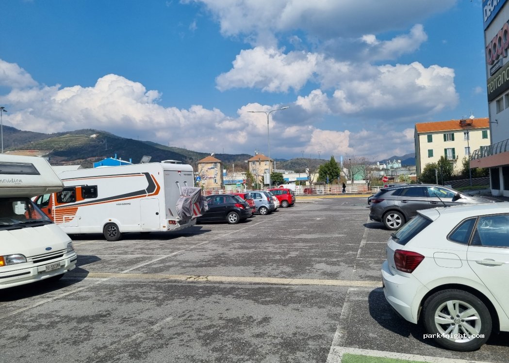 (17047) Vado Ligure - Via Trieste — foto 2