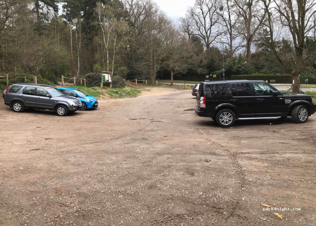 (KT10 9JQ) Esher - — foto