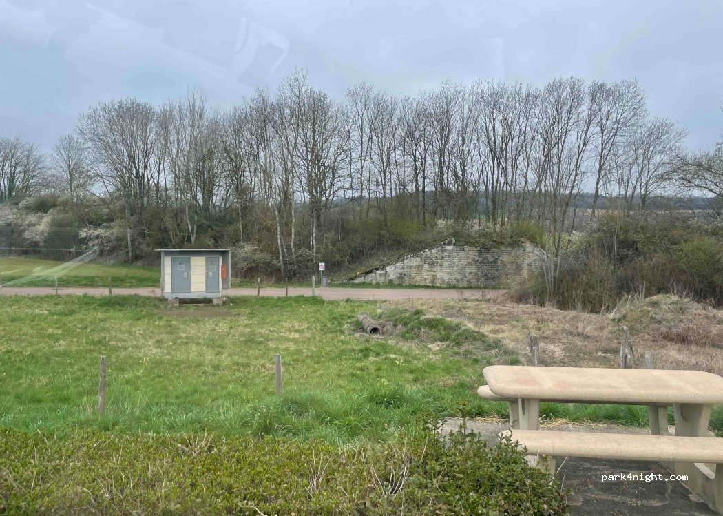 (52200) Langres - Unnamed Road — foto