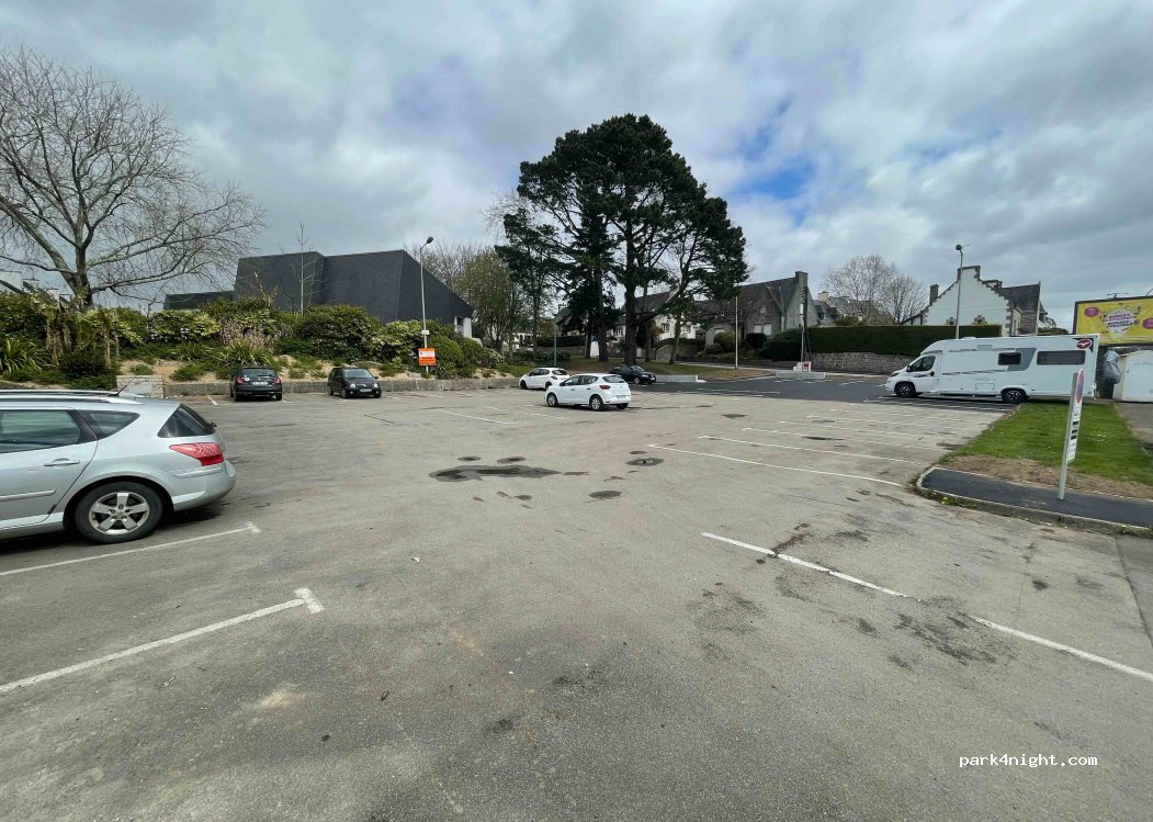 (29000) Quimper - 50-52 Boulevard des Frères Maillet — foto