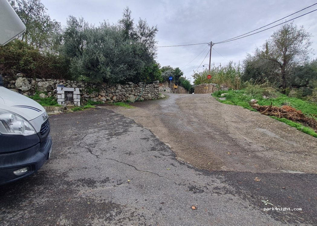 (240 22) Kalyves, Messinia - — foto 2