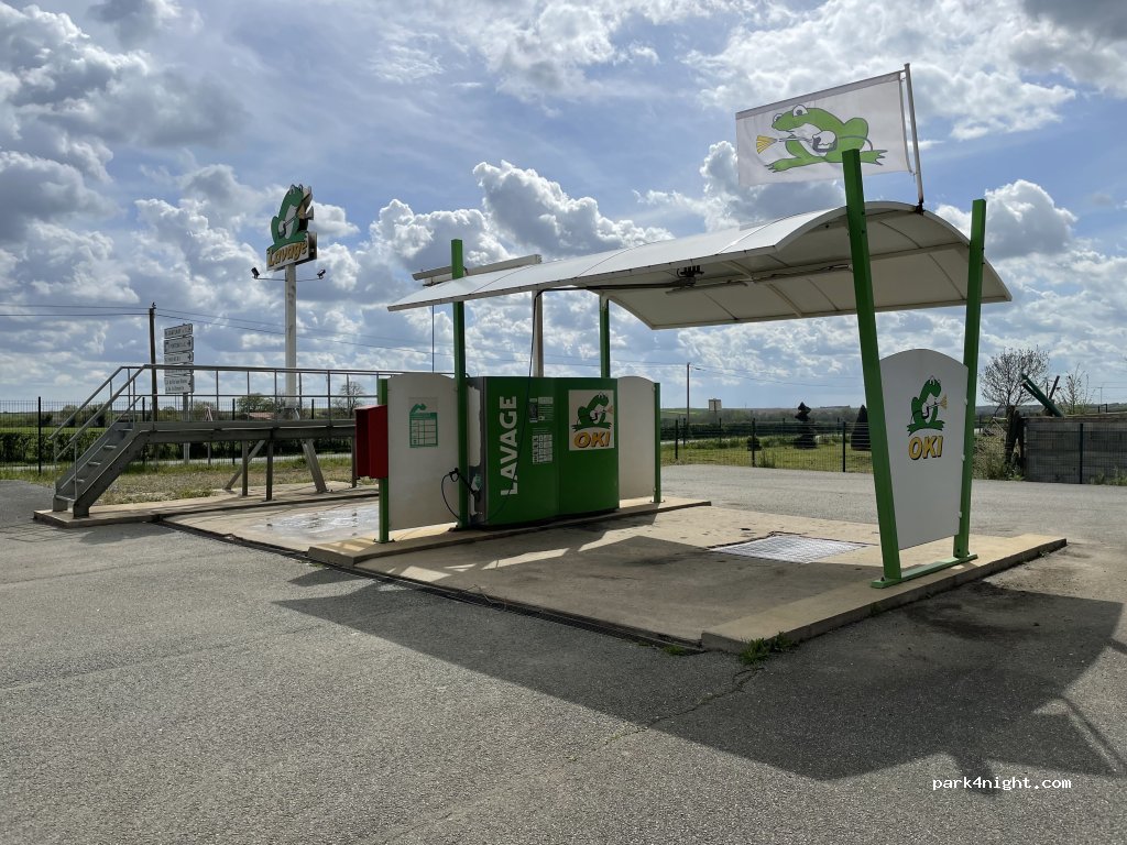 Parking & laverie camping-car Franssen — foto