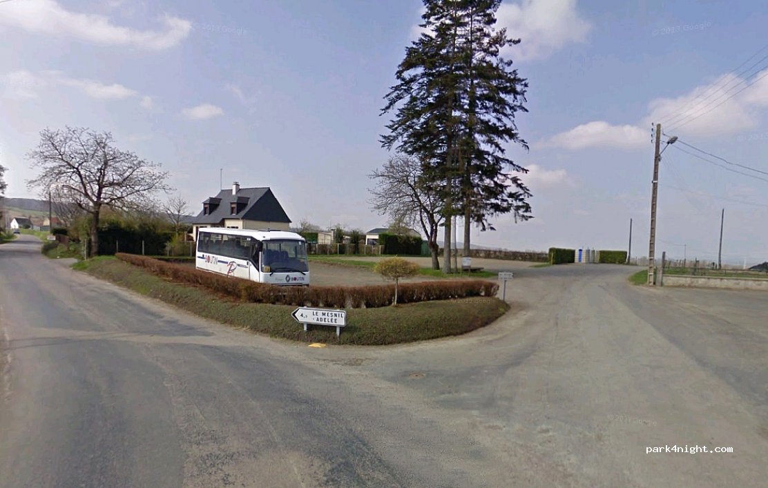 (50520) Le Mesnil-Tôve - Le Bourg — foto
