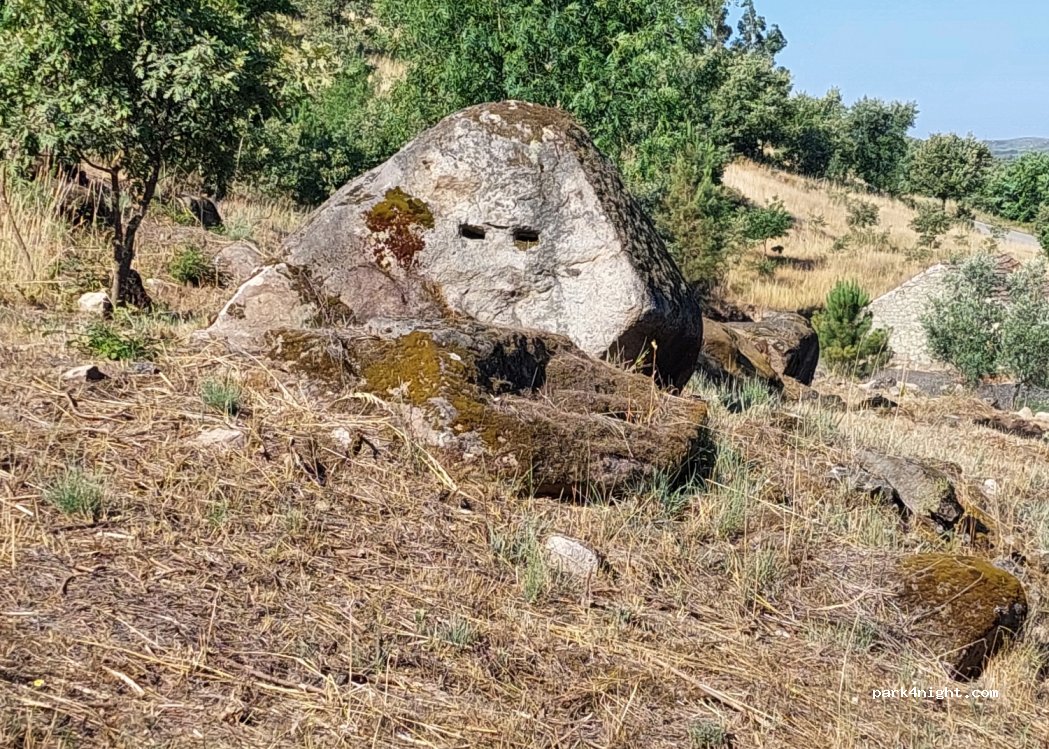 (6370)  - Ponte de Juncais, N 330 km 30,1. — foto