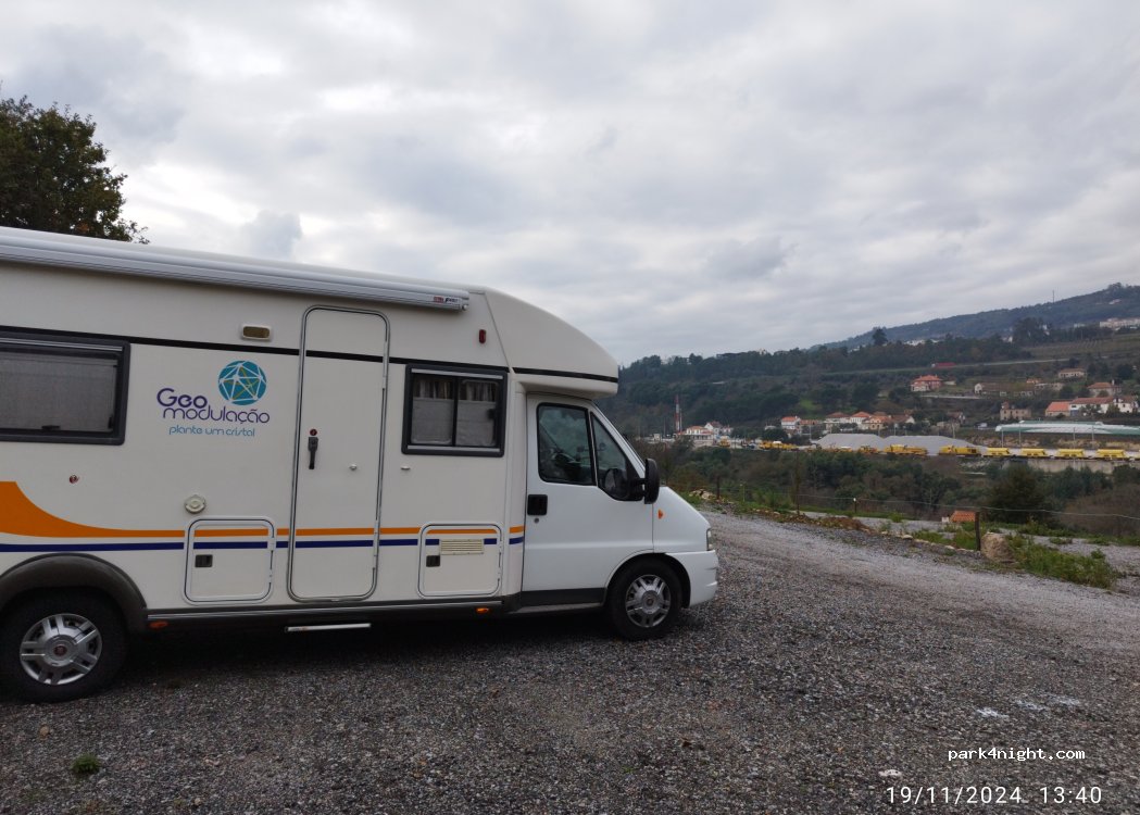 (6370)  - Ponte de Juncais, N 330 km 30,1. — foto 5