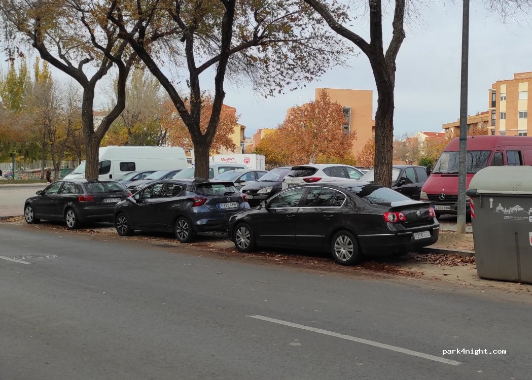(02001) Albacete - 40 Calle de los Empresarios — foto 2