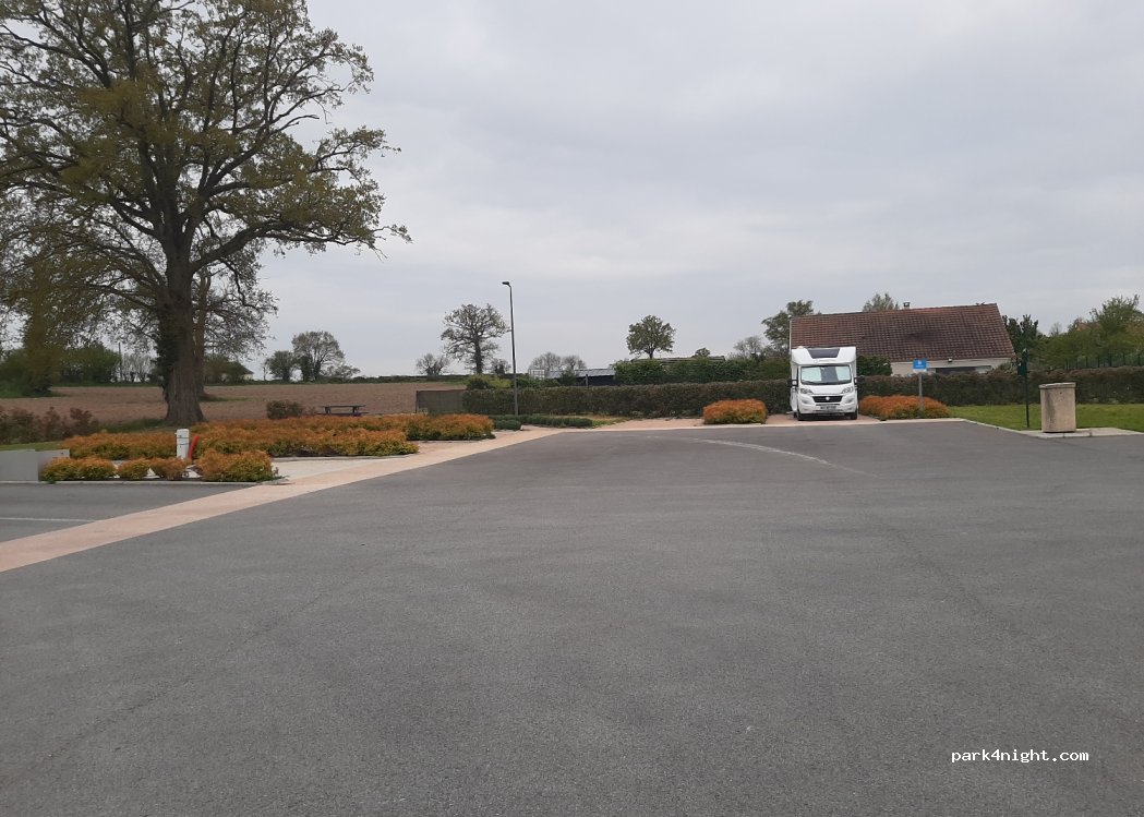 Aire de camping-car Durdat-Larequille — foto 4