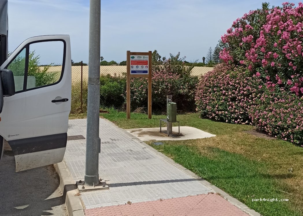 (11130) Chiclana de la Frontera - 58 Avenida de la Diputación — foto 4
