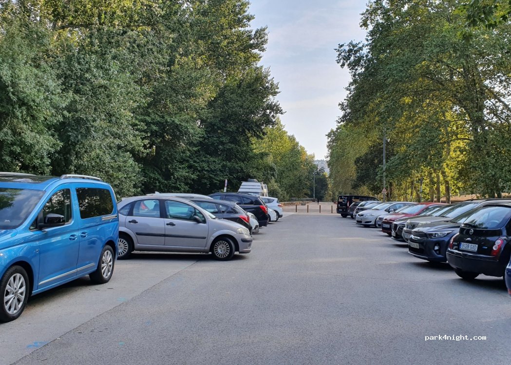 (17001) Girona - 38 Passeig de la Devesa — foto