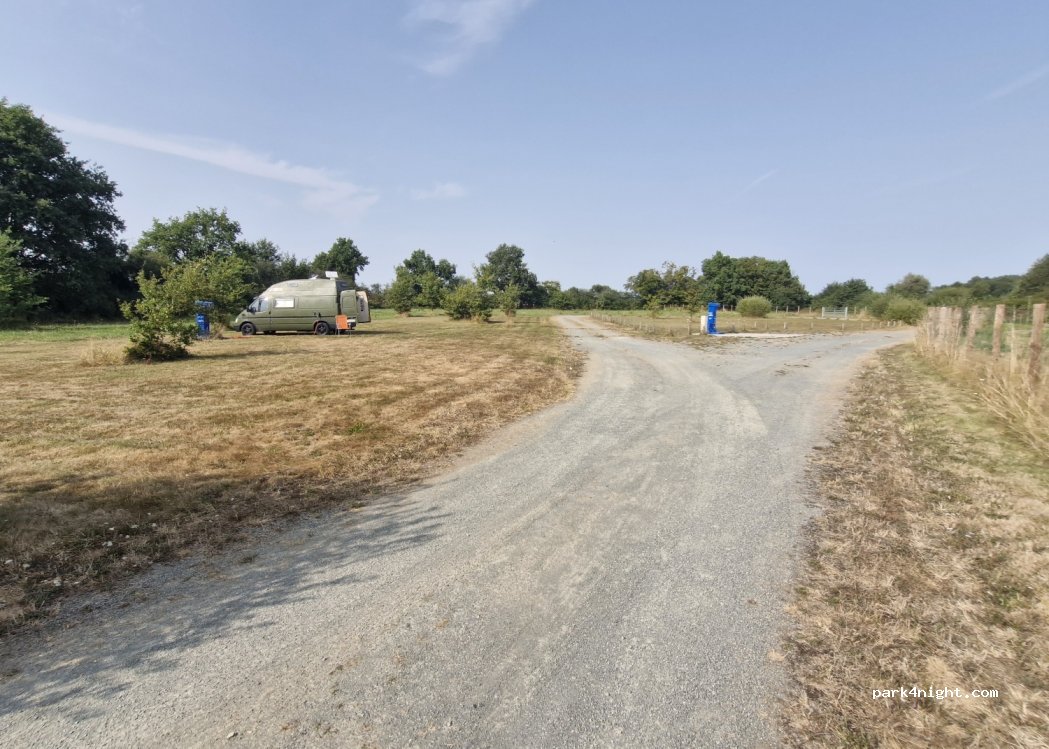Aire de services pour camping-cars des Forges — foto 4