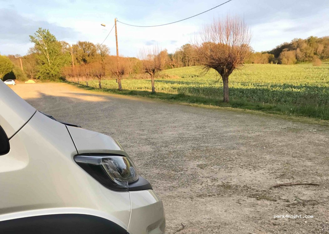 (32400) Lannux - 120 Chemin du Village — foto