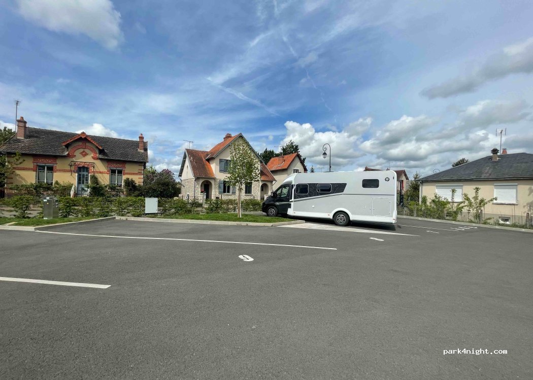 Aire pour camping-cars Bellegarde — foto 5