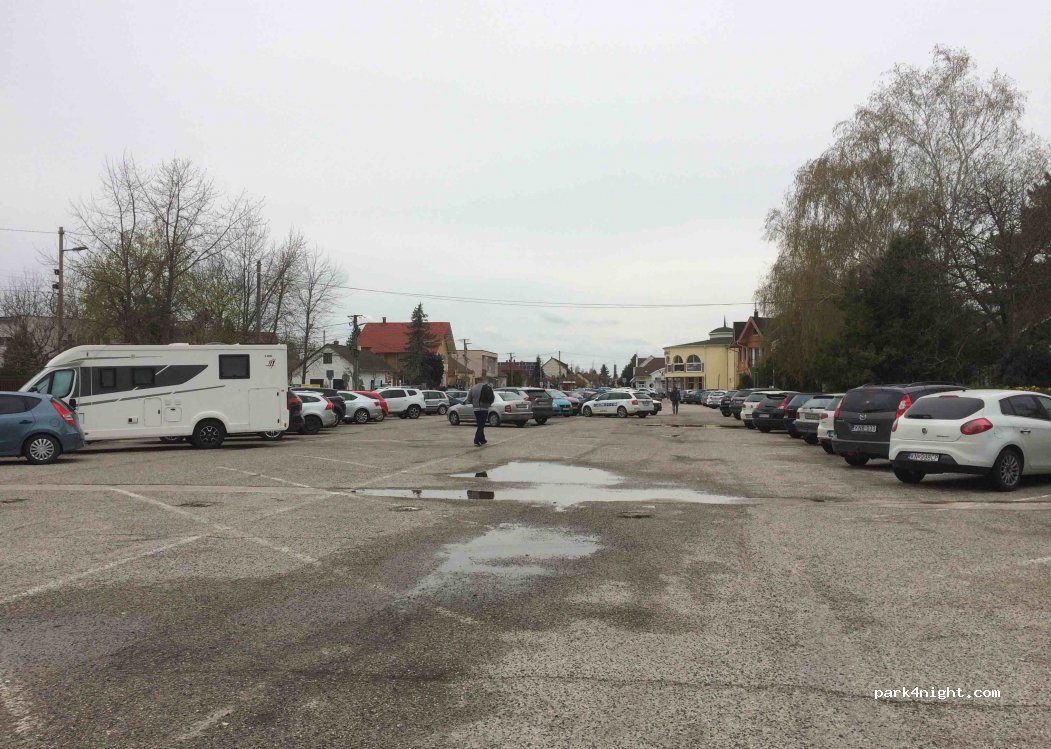 (2900) Komárom - 73 Táncsics Mihály utca — foto