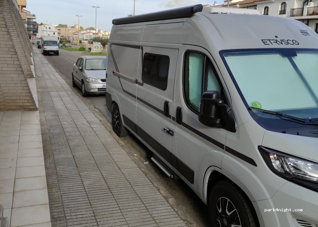 (17130) L'Escala - 130 Avinguda Riells — foto