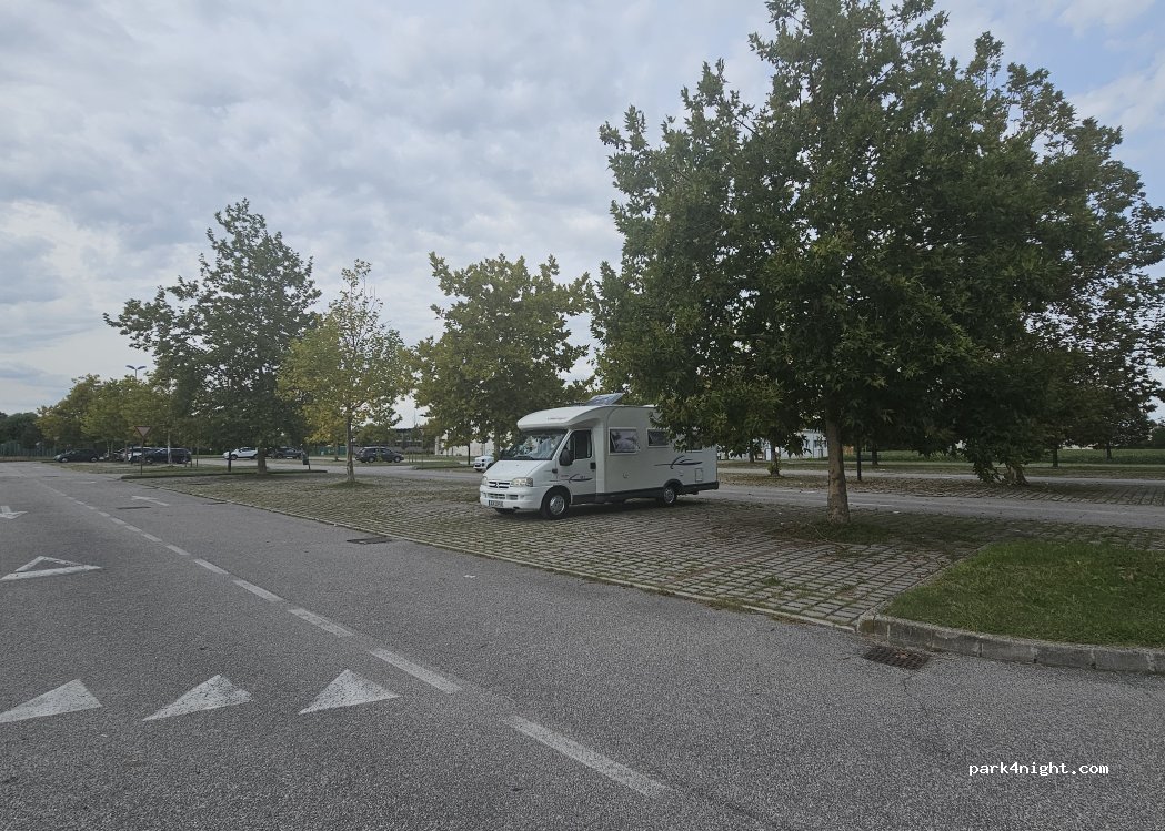(30031) Dolo - 1 Viale dello Sport — foto