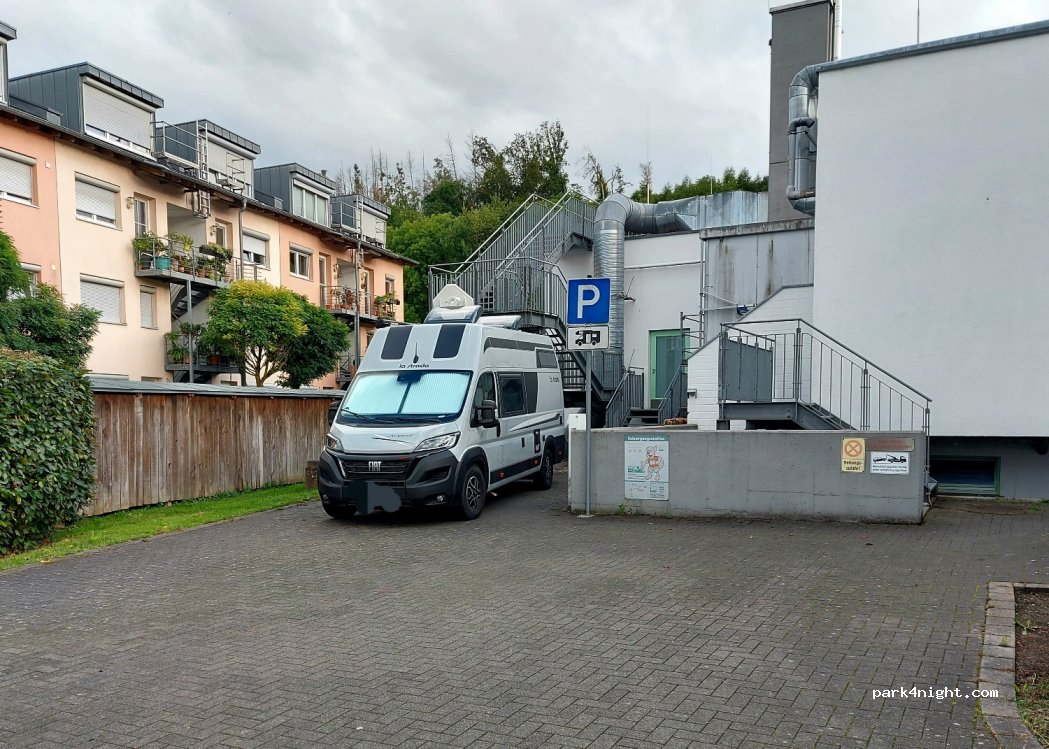 Wohnmobilstellplatz am Freizeitbad Badino in Overath — foto 4