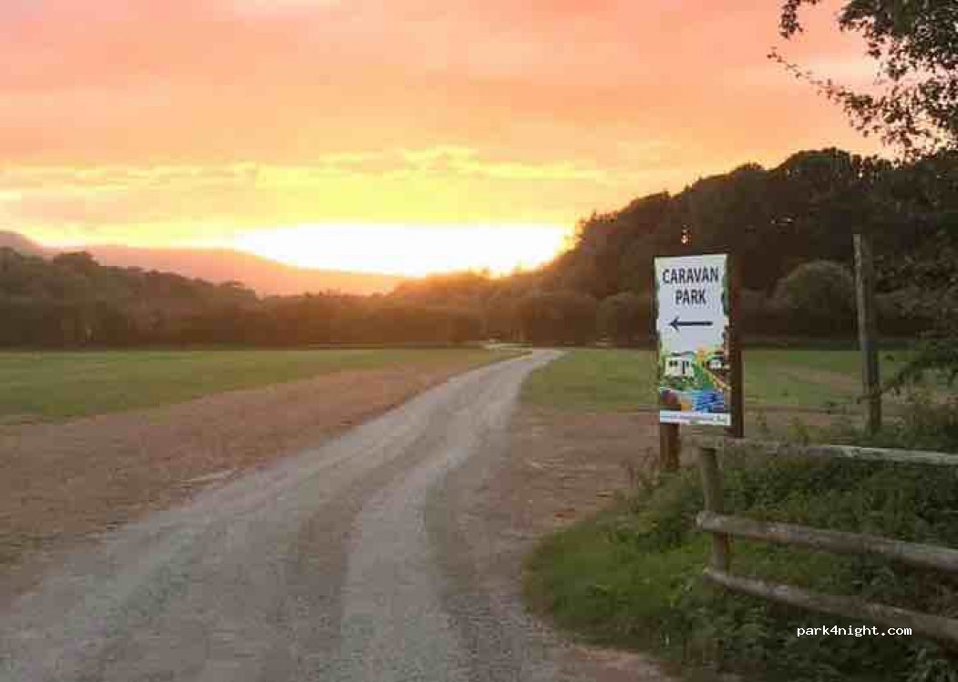 Glanusk Caravan Park — foto
