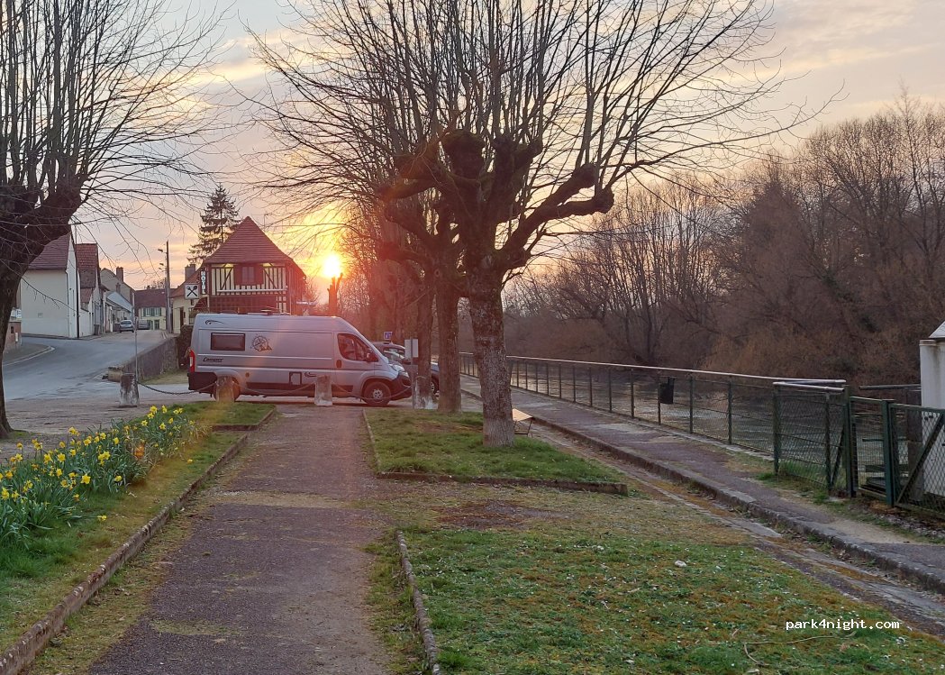 (10700) Arcis-sur-Aube - 5 Rue de la Marine — foto 4