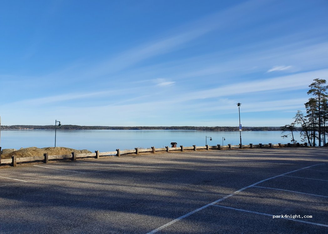 (135 69)  - 1 TRINNTORPS BRYGGVÄG — foto 2