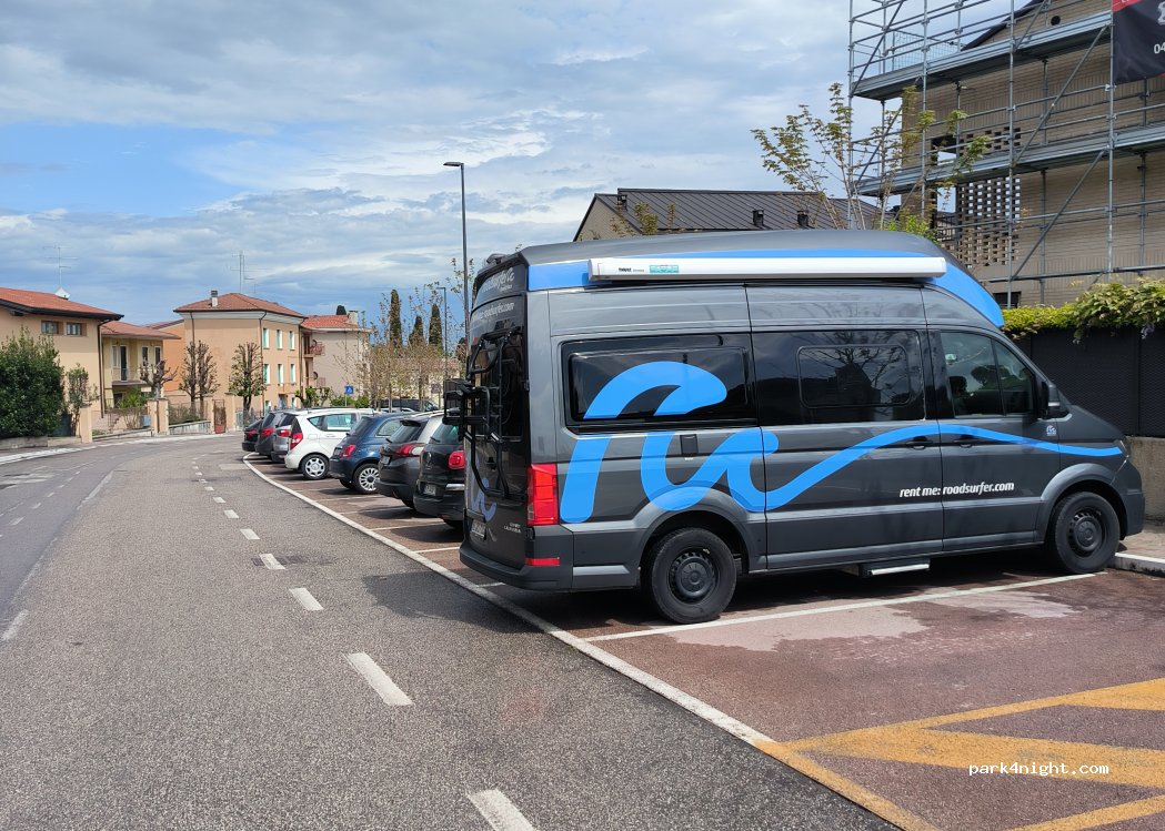 (37019) Peschiera del Garda - 60 Via Borgo Secolo — foto 2