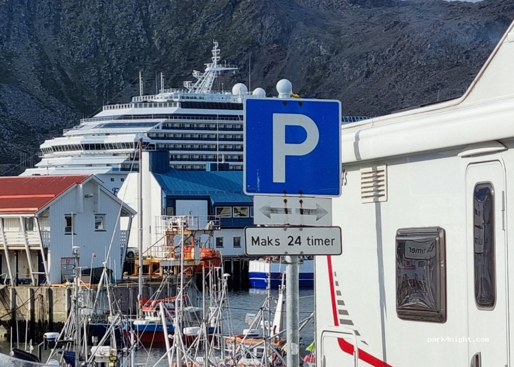 (9750) Honningsvåg - 2 Vågen — foto 2