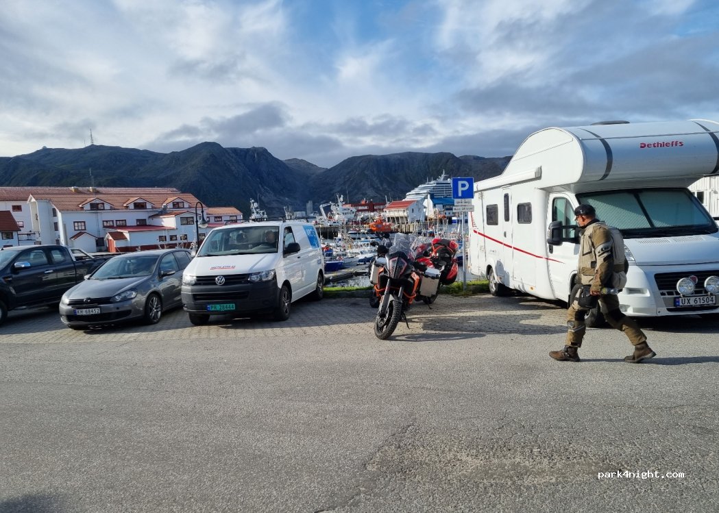 (9750) Honningsvåg - 2 Vågen — foto 3