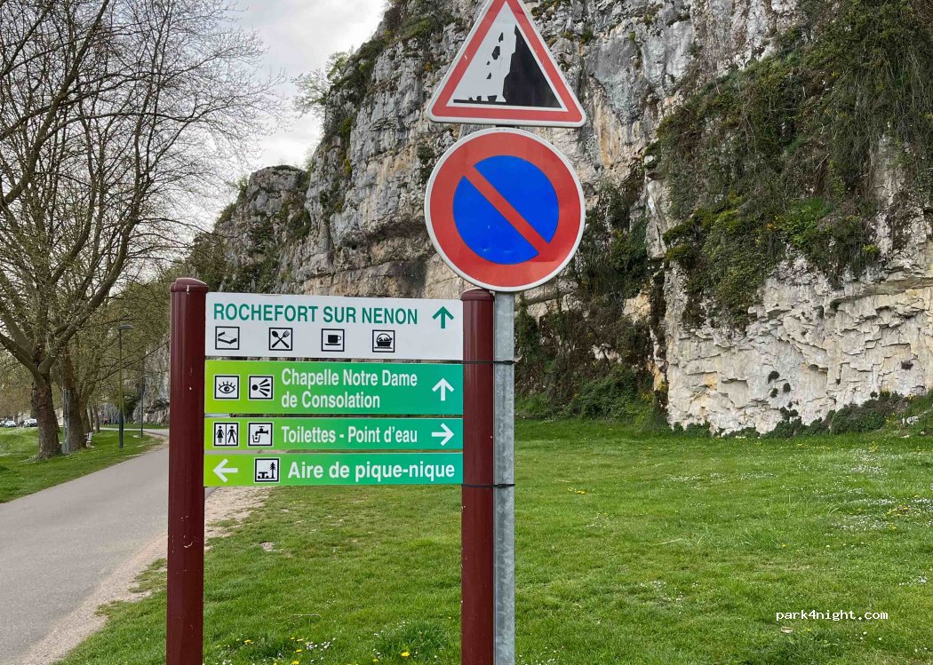 (39700) Rochefort-sur-Nenon - 1 Sous les Roches — foto