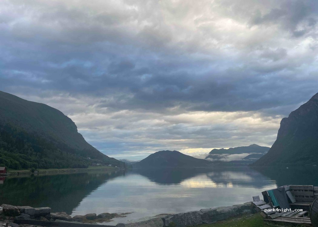 (6315) Innfjorden - 5 E136 — foto