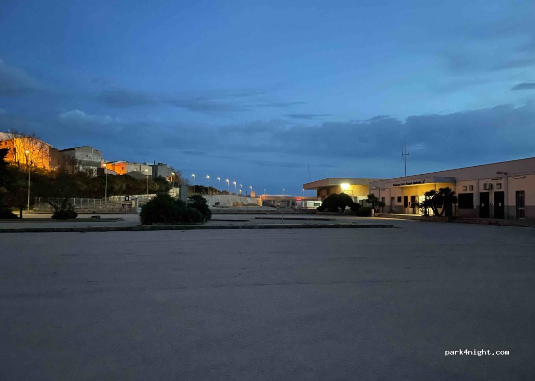 (07046) Porto Torres - 2 Via Stintino — foto