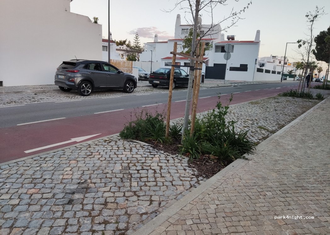 (8125-301) Quarteira - Lt. 3, 2 Rua da Quinta do Romão — foto
