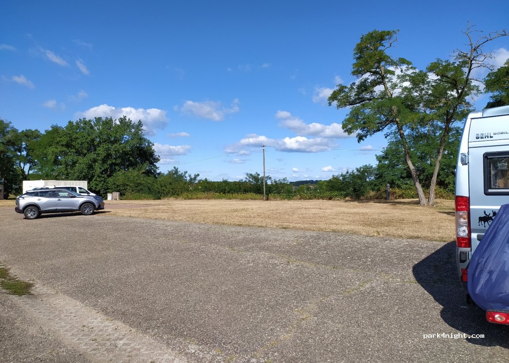 (76473) Iffezheim - 6 Nelkenstraße — foto