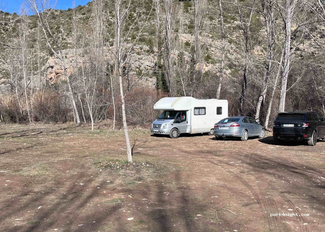 (44134) El Cuervo, Aragon - Unnamed Road — foto 2