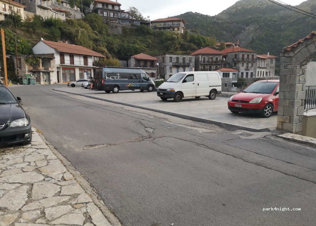 (220 03) Lagkadia - 19 Ethniki Odos Tripolis Olimpias — foto 2